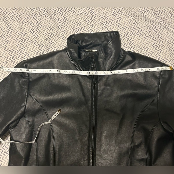 100% Leather Jacket - Picture 11 of 12